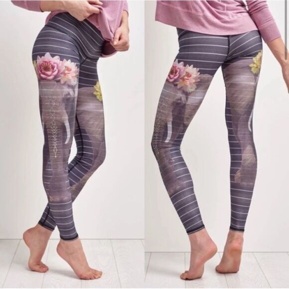 TEEKI Hot Pants Love The Elephant Yoga Activewear Leggings High Rise Size Small - Picture 1 of 10